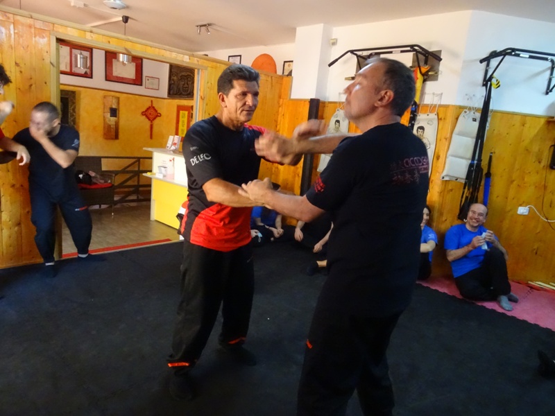 Kung Fu Academy di Sifu Mezzone Arti Marziali e palestra di Sport da Combattimento Wing Chun Weng Chun Tjun Tai Chi Taijiquan Qigong Sanda Difesa Personale (163)